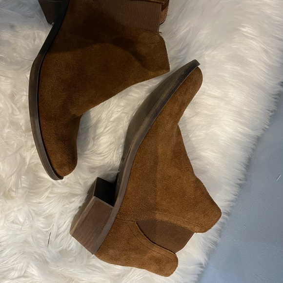 KENSIE GARRY SUEDE ANKLE BOOTIE BROWN SZ 9.5 - Picture 4 of 8